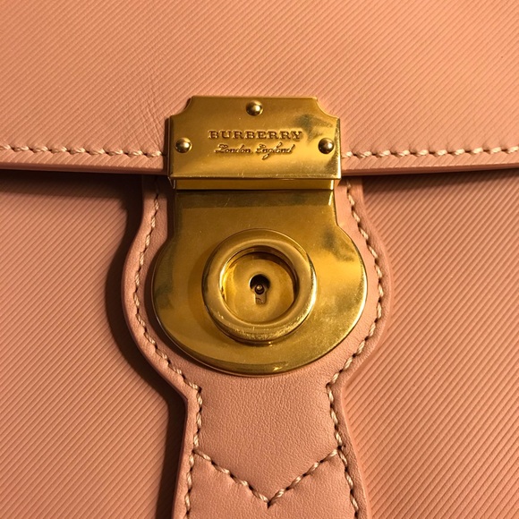 100% Authentic BURBERRY The Medium DK88 - Picture 4 of 8